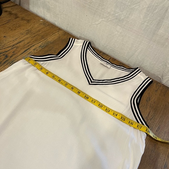 Riani White Sleeveless V-Neck Top with Sporty Trim – Size 8 - Picture 3 of 9